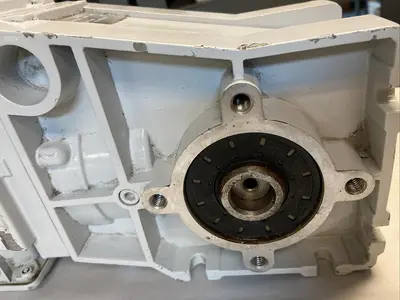 New | in-Stock LENZE GKR04-2MHAR-063-C42 Gearmotors | Surplus Asset Holdings #1226952