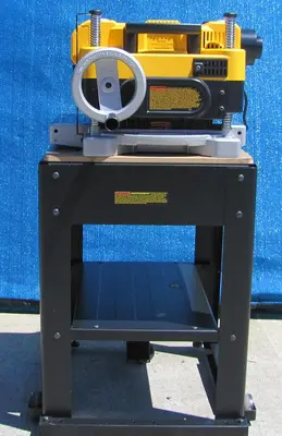 USED 2022 DEWALT DW735