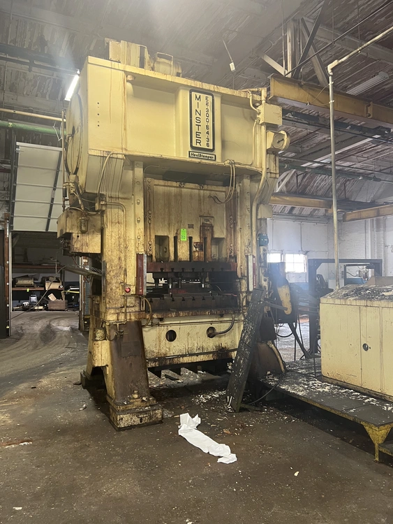 Used 1973 MINSTER E2-300-54-36 Straight Side Presses Michigan US | Universal Press & Machinery (UPM) #5172