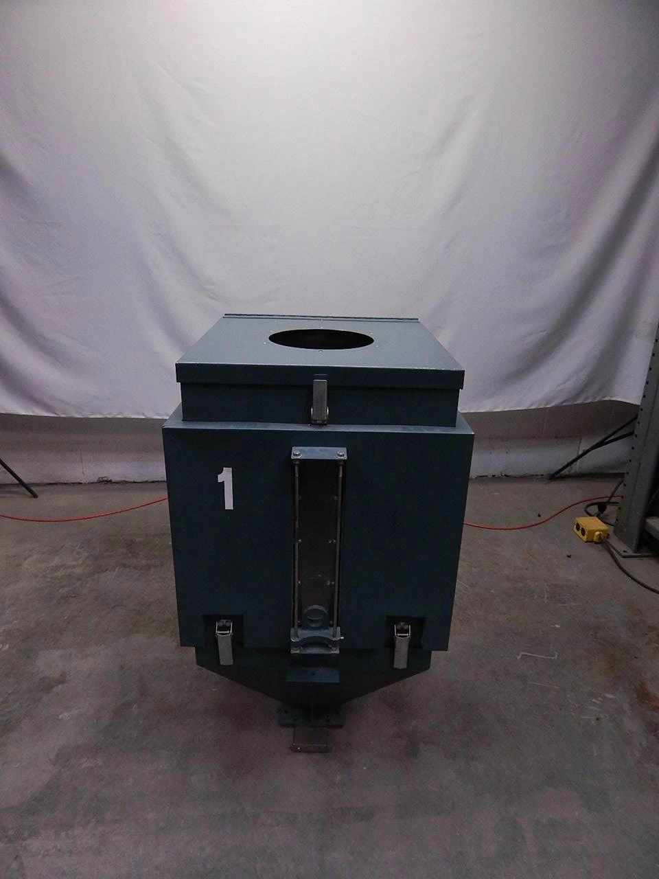 Used MOULD TEK _UNKNOWN_ Hoppers Texas US | OCO Industrial #1716115