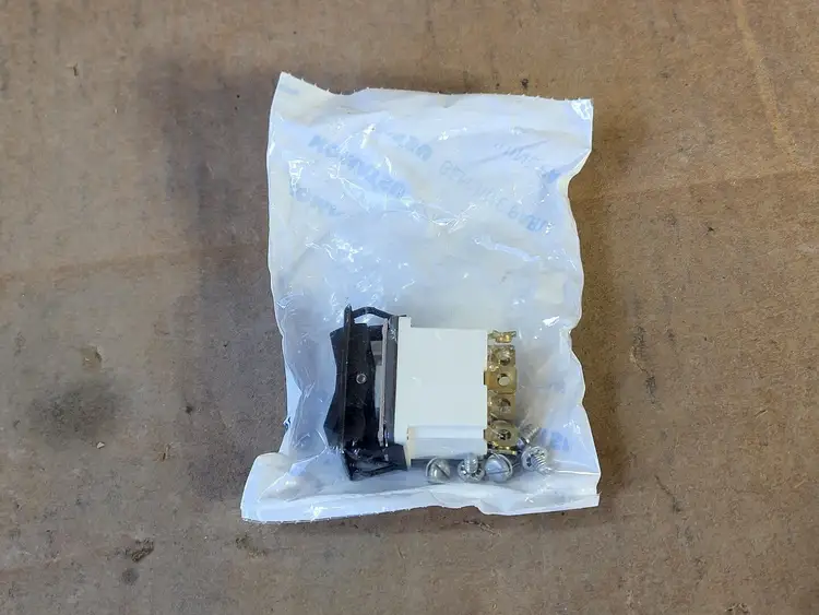New | in-Stock KOMATSU PB7026 Relays & Switches British Columbia CA | Lenmark #367256