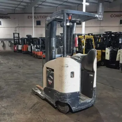 USED 2019 CROWN RR5725-45