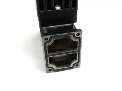 USED NUMATICS PNEUMATIC SANDWICH REGULATOR, BLOCK ASSEMBLY, NO GAUGE