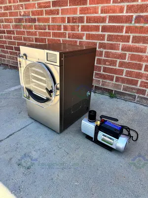 USED HARVEST RIGHT HRFDM BENCHTOP FREEZE DRYER / LYOPHILIZER W/ PUMP 3/4 HP