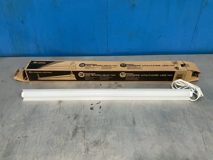 Used LITHONIA LIGHTING SHLP 36IN 40K 80CRI DNA Lighting Ohio US | HGR 24 #1489699