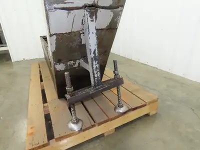 Hennig CNC Chip Conveyor 16"x 67" Infeed 31-35" Discharge 230/460V 3PH
