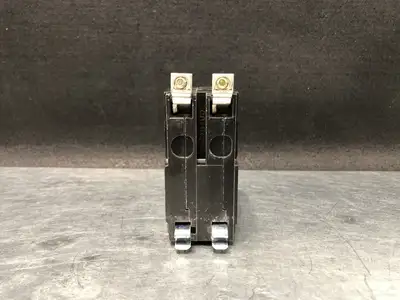 NEW SQUARE D QOB270