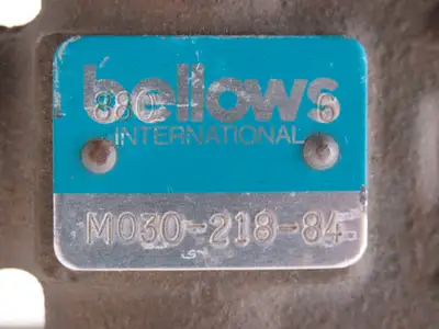 Valvair Bellows M030-218-84 Pneumatic Diaphragm Directional Valve 3-Port 1/4"npt