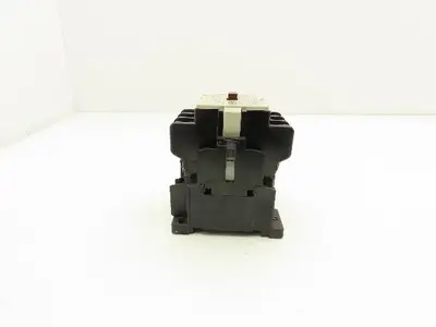 Fuji Electric 2NC1Q0 Magnetic Contactor 100V Coil 3 Pole 600V Lot of 3