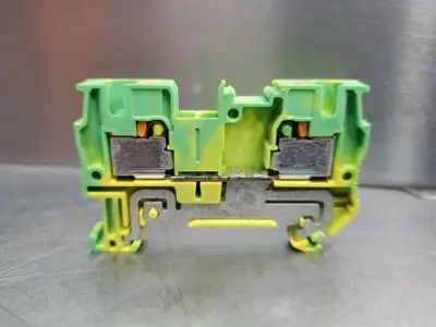 Phoenix Contact Typ 2,5-PE Terminal Block Module, Lot of 9. 4A-41