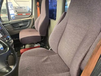USED 2019 FREIGHTLINER CASCADIA 125