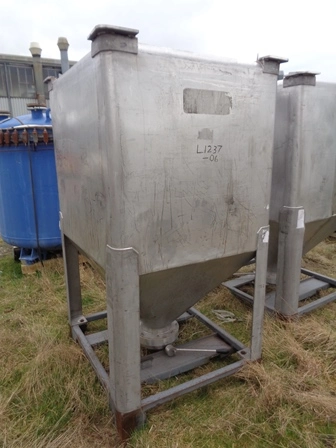 Used _UNKNOWN_ 1,500 LITRE Bins GB | Perry Equipment #120860
