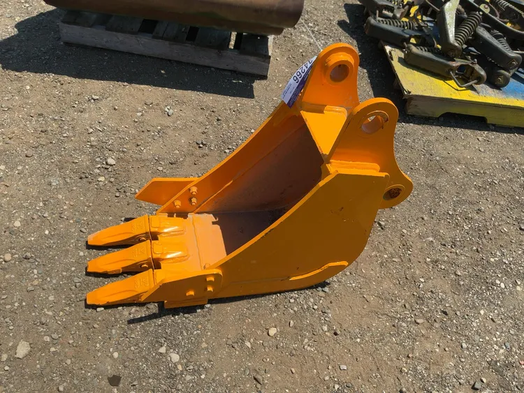 Used _UNKNOWN_ _UNKNOWN_ Multipurpose Buckets Michigan US | Miedema Asset Management Group #1311906