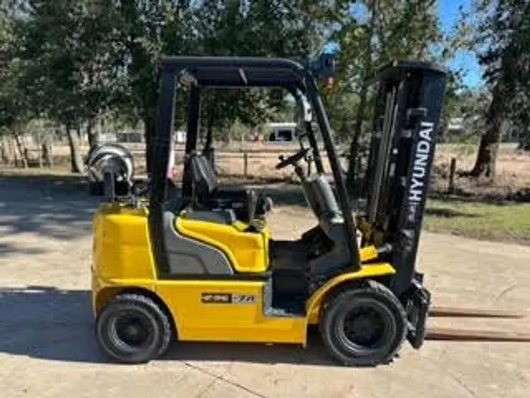 Used 2014 HYUNDAI 25G-7A Internal Combustion Forklifts: Pneumatic Tire Texas US | North Texas Equipment Services #549705
