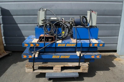 Blue Giant Scissor Lift