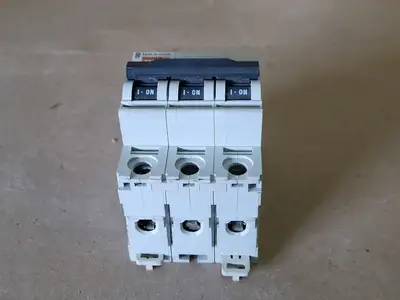 Used MERLIN GERIN C60N Switchgears British Columbia CA | Lenmark #239040