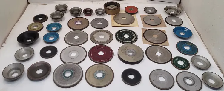 Used _UNKNOWN_ DIAMOND GRINDING WHEELS Grinding Wheels Kentucky US | Aucto #1396817