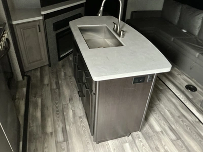 Used 2022 MESA RIDGE 395BHS Campers, Caravans, Motorhomes Michigan US | Miedema Asset Management Group #1372972