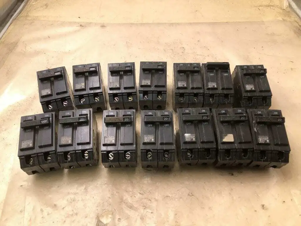 GE 20A 2 Pole Miniature Circuit Breaker 120/240VAC -Lot of 14