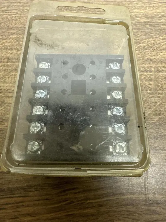New | in-Stock RED LION CONTROLS 2300200 Miscellaneous Equipment (Electrical & Power) Ohio US | Surplus Asset Holdings #1209277