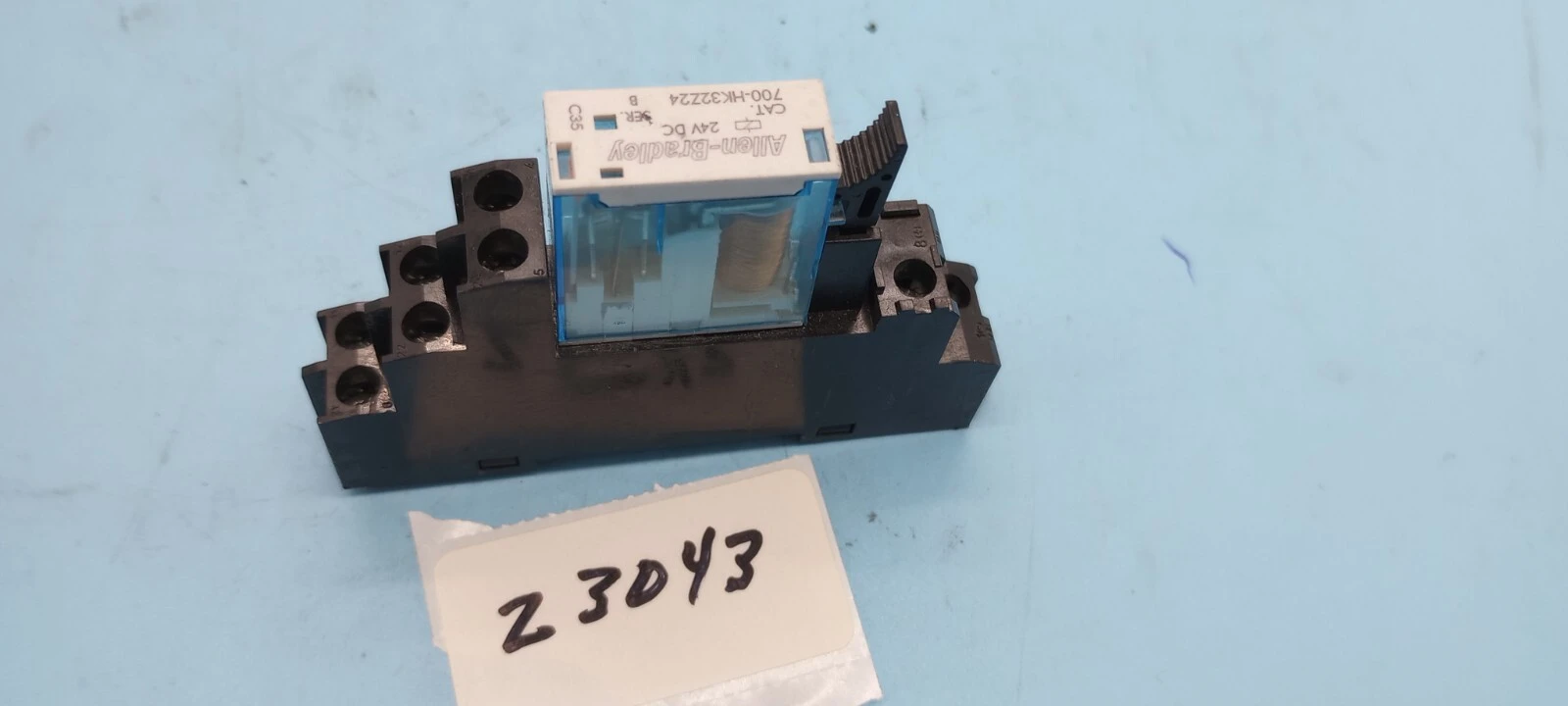 USED Allen-Bradley 700-HN122 Ser. A Relay Base