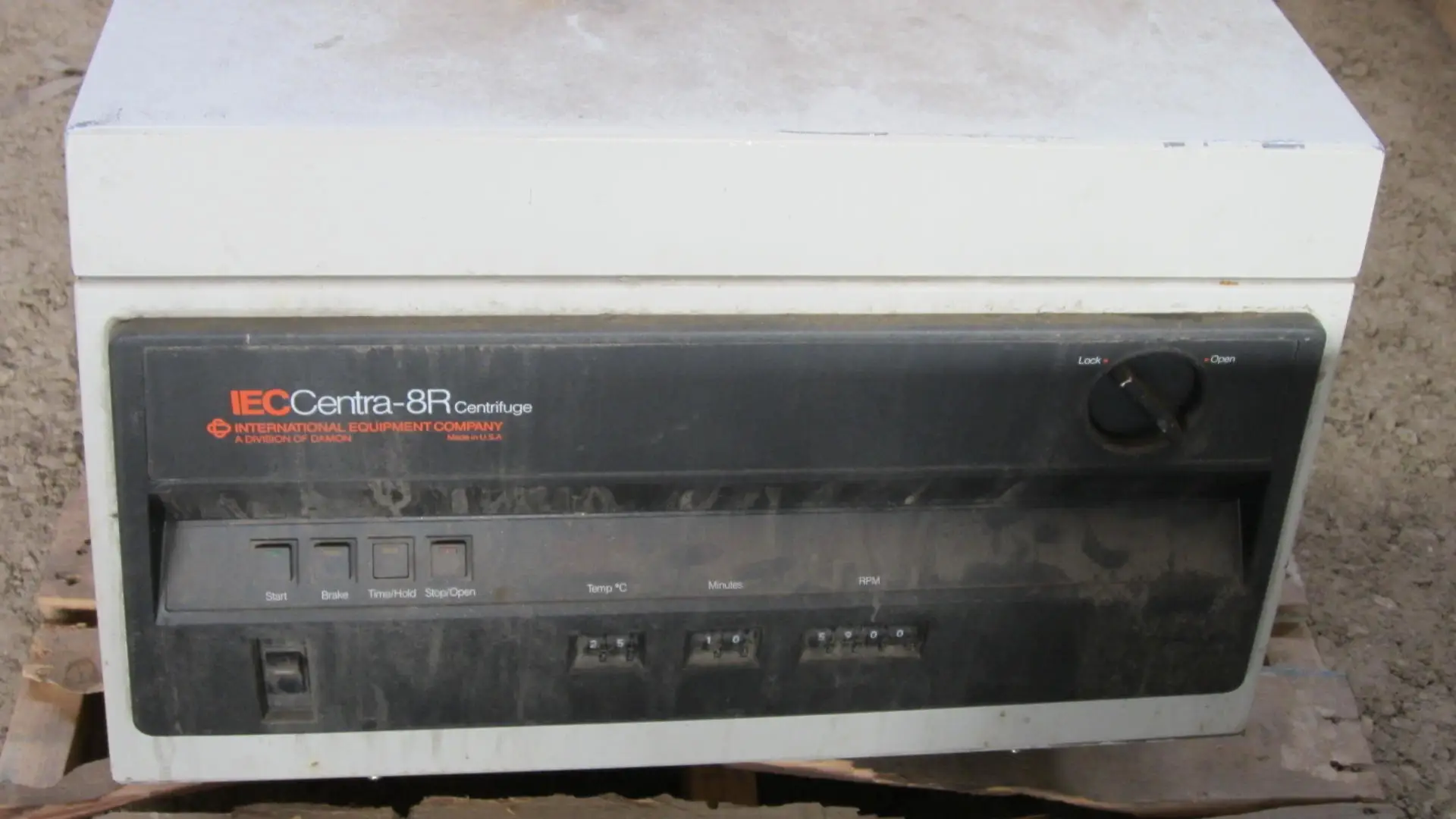 USED IEC Centra-8R