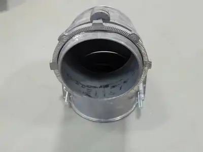 90 Degree 3" Squeeze Connector