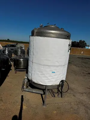 Tank, 1,000 Gallon, Jacketed, Insulated, Bottom Agitated, Stainless Steel, #5991479
