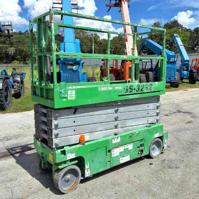 USED 2014 Genie GS-3232