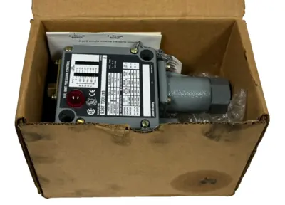 NEW ALLEN BRADLEY 836T-T301JX9 PRESSURE CONTROL SER. A 70-1000PSI