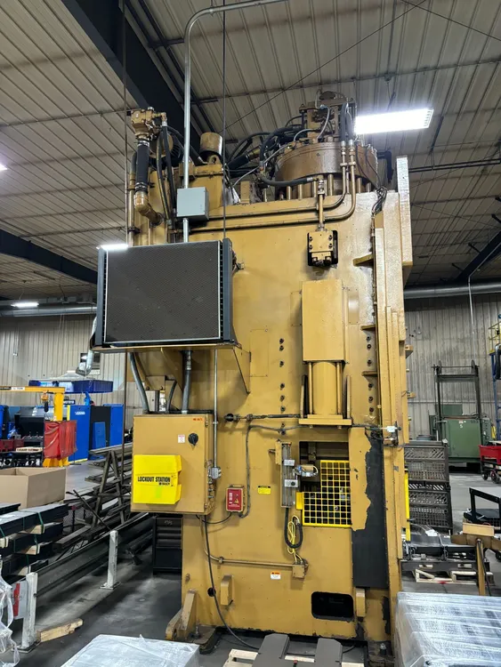 Used 2003 STANDARD INDUSTRIAL DCSS700 Straight Side Presses California US | Machinery Network #390057