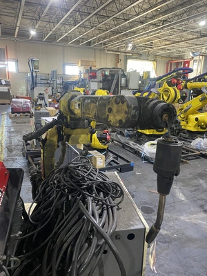 USED FANUC ArcMate 100iC/6L + R-30iA