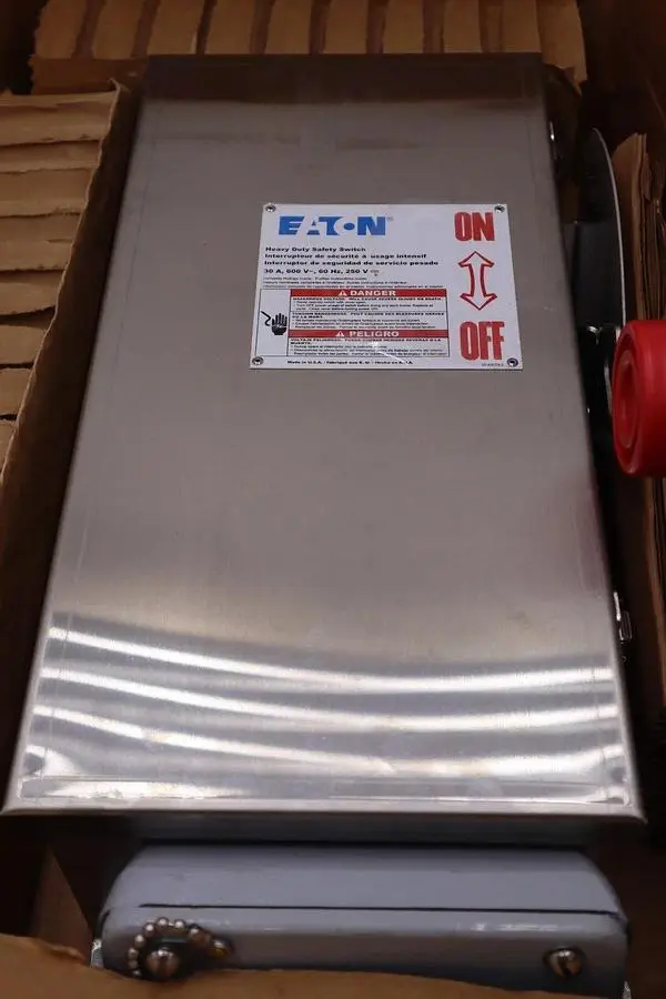 NEW Eaton DH361UWK2WR Nema  600V 30A  3 ph  Safety Switch Stainless STOCK W-72