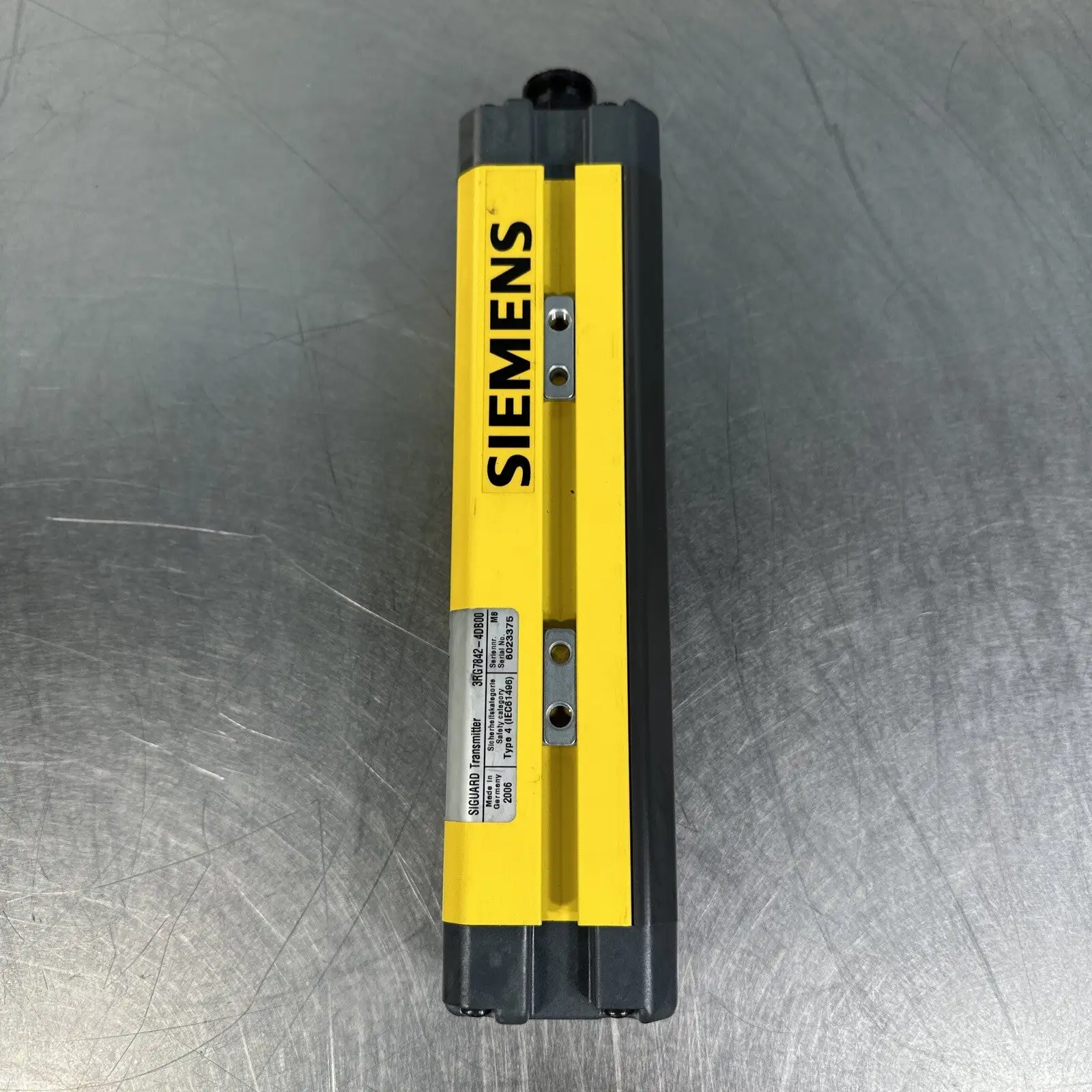 Siemens 3RG7842-4DB00 Siguard Light Curtain Transmitter (BIN-1.1.1)