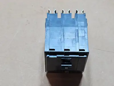 USED SQUARE D QO340