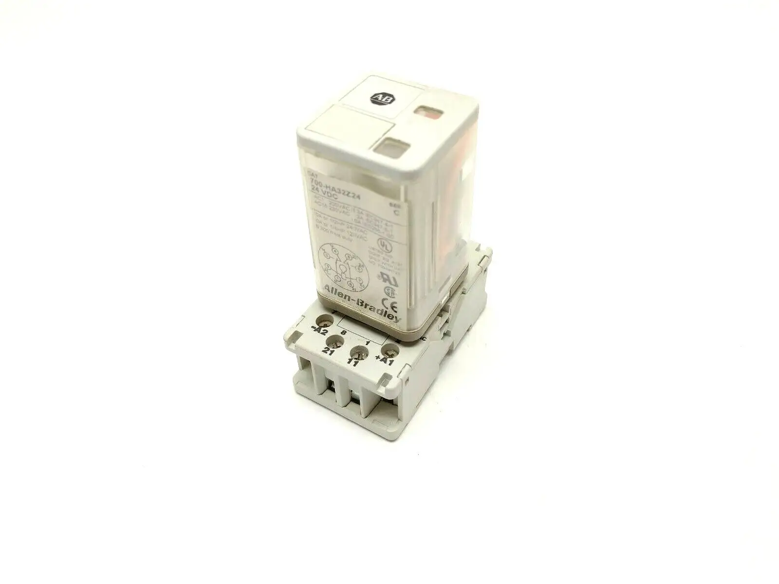 700-HN200,700-HA32Z24 | Allen Bradley 700-HA32Z24 Ser. C Ice Cube Relay w/ 700-HN200 Ser. C  Base Socket - Used