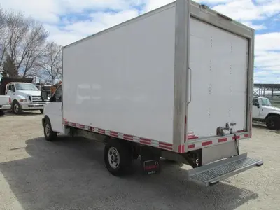 Used 2022 GMC SAVANA 3500 Box trucks Manitoba CA | Conquest Truck & Auto Sales #1421349