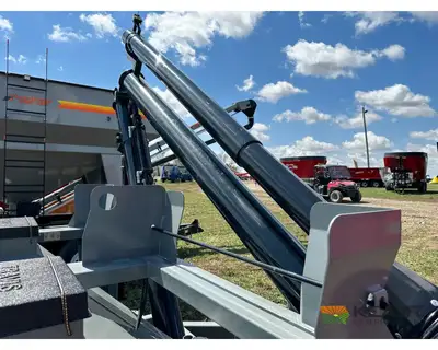 Used TRAVIS _UNKNOWN_ Seed Tenders Iowa US | Keast Enterprises #1360520