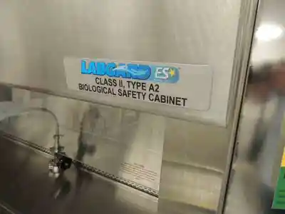 USED NUAIRE LABGUARD ES