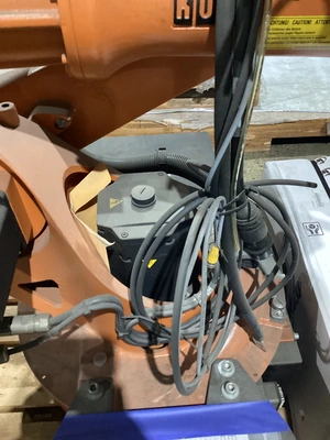 NEW 2015 KUKA KR16 L6-2 + KR C4 NA