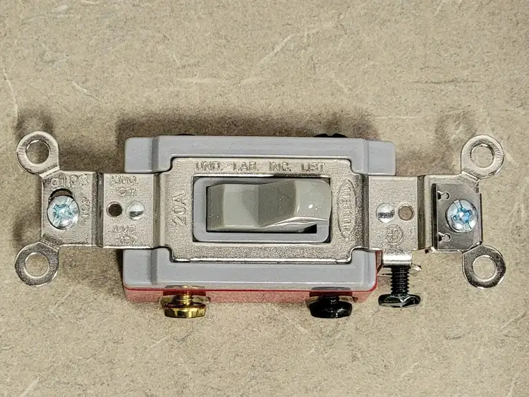 Used HUBBELL HBL1224GY Switchgears British Columbia CA | Lenmark #244679