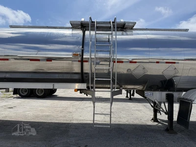 Used 2011 POLAR _UNKNOWN_ Tanker Trailers Indiana US | Lakeshore Equipment Sales #1546603