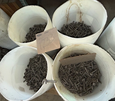 4 barrels of 1/2" Klein Hickey Heads, quantity approx 2533