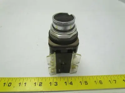 Allen Bradley 800T-KD1-VD2-VD3-VD4-XA2 30mm Cam Selector PB w/ 4 Contacts Black