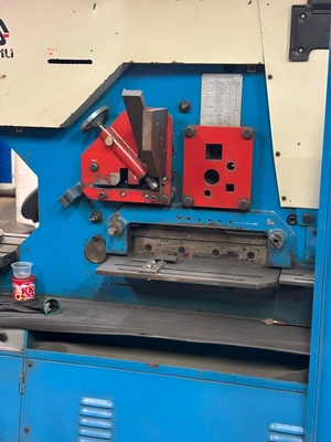 SANLI Hydraulic Ironworker, in good used condition, visible under power