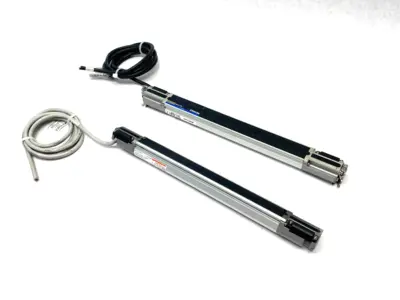 Used KEYENCE Safety Light Curtain Transmitter & Receiver Set HEAVILY SCUFFED Light Curtains & Grids Michigan US | Maverick Industrial Sales #1392431