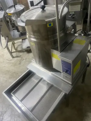 191-0019 Groen TDBO-20 20 Qt Manual Tilt Tilting Skillet Braising Pan
