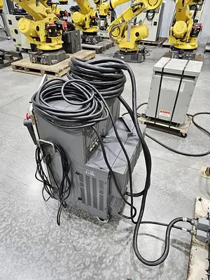 USED 2015 FANUC R-2000IC/210F