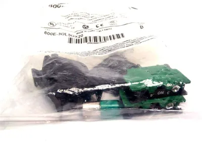 USED ALLEN-BRADLEY FULL VOLTAGE MODULE W/ LATCH GREEN BULB SER B