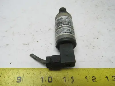 Barksdale Controls 806H4-20 Pressure Transducer 15-36 VDC Input 1-11 VDC Output